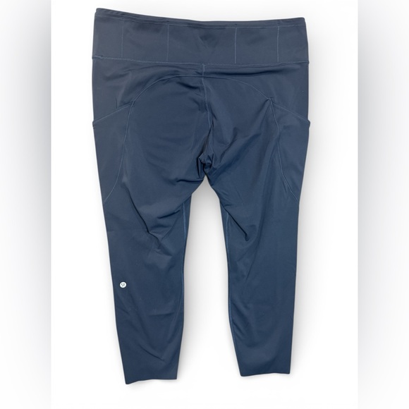 Lululemon Size 18 High Rise Cropped Leggings Navy Blue Athleisure Yoga Pants - Picture 2 of 9